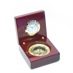 Elegancki kompas z zegarkiem